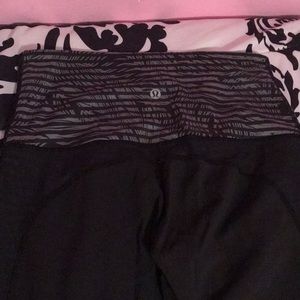 Black and grey Lululemon leggings